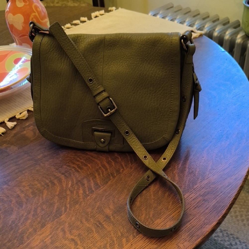 Perlina Olive Green Leather Shoulder Bag